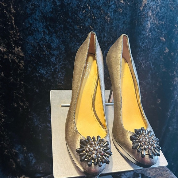 Coach - beautiful, classy and elegant heels - Picture 4 of 16